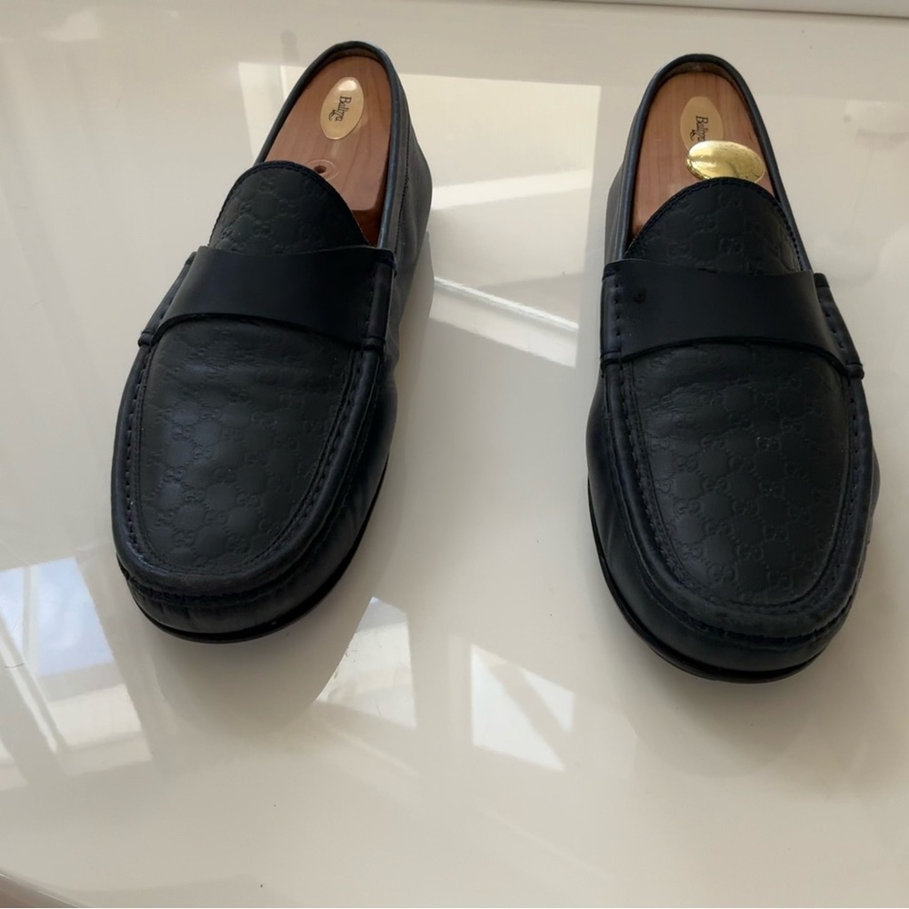 Men’s Gucci Navy Blue Leather Embossed Loafers size 8.5